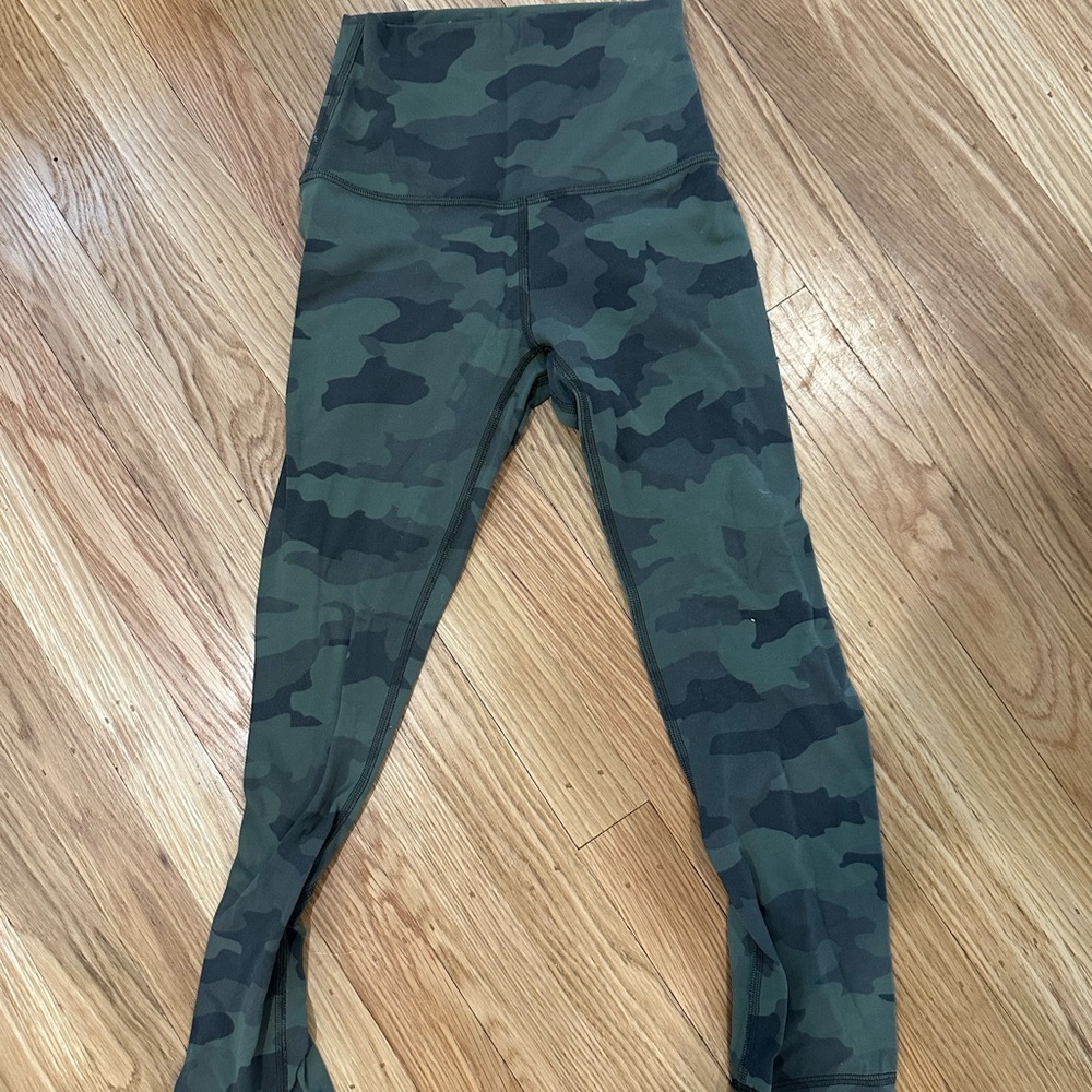 Lululemon cropped leggings. Size 0
